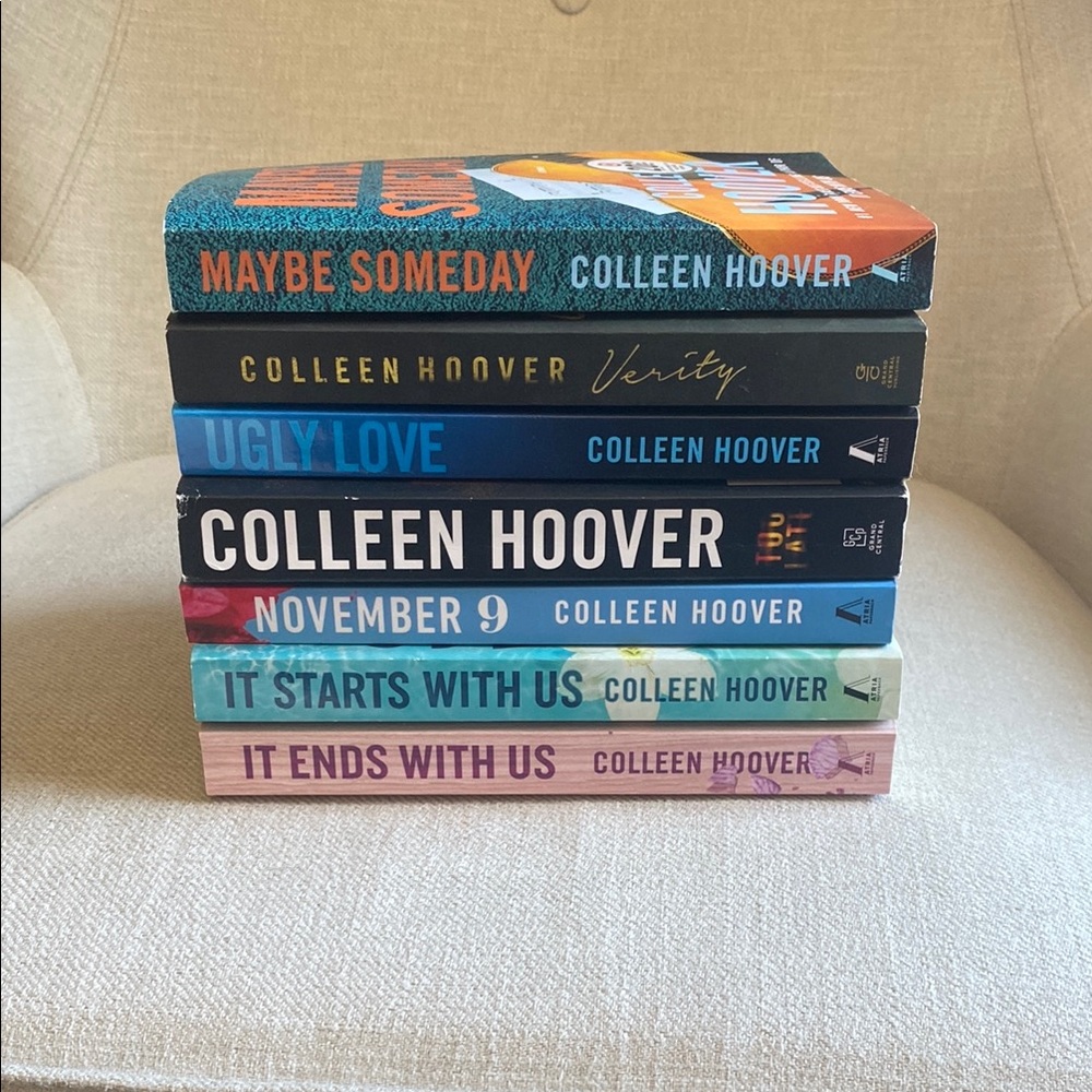 Bundle of 7 Colleen Hoover books